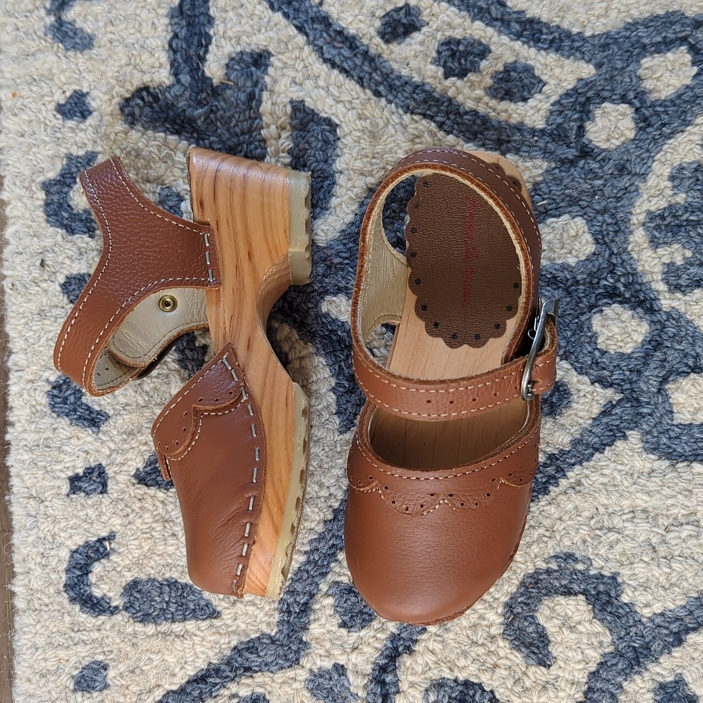 Hanna Andersson clogs size 26